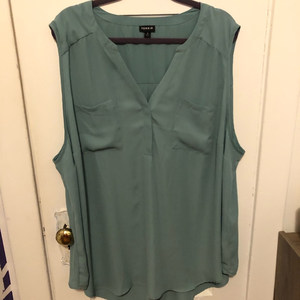 Sea foam blouse with breast pockets